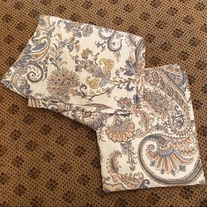 NWOT Lauren Ralph Lauren 100% Cotton Paisley Blue and Tan Shams